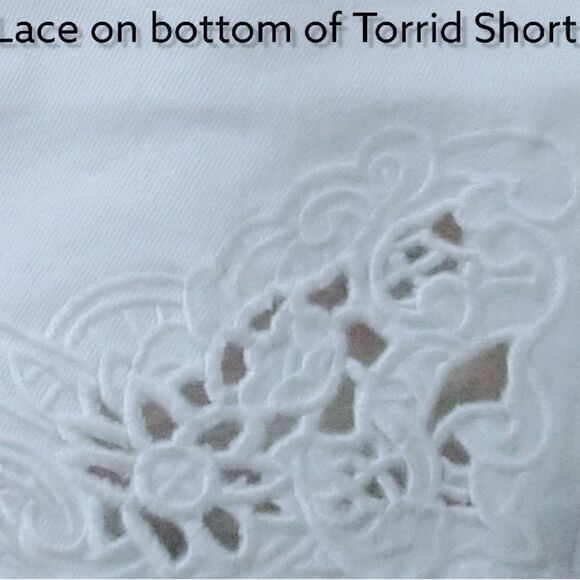 Torrid Plus Size 3.5” Short White With Laser Embroidery Denimb Shorts Size 16 - Picture 4 of 11